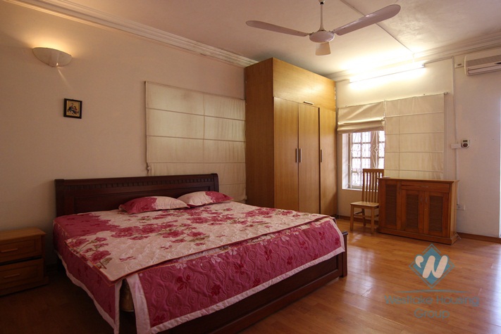 Cheap 3 bedroom apartment for rent in Tay Ho, Hanoi